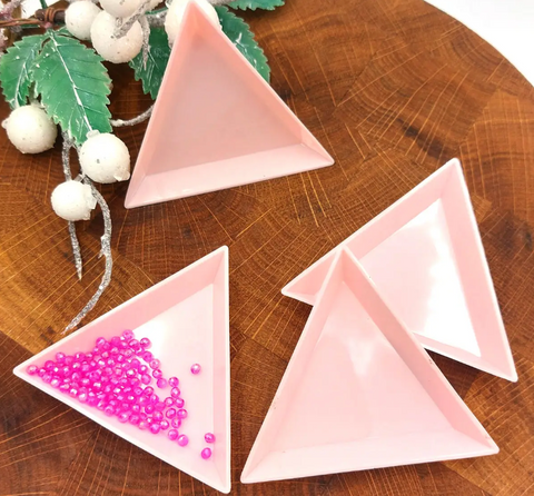 Пластиковий рожевий трикутний лоток для бісеру 7 см х 7см 7см 000001546 фото
